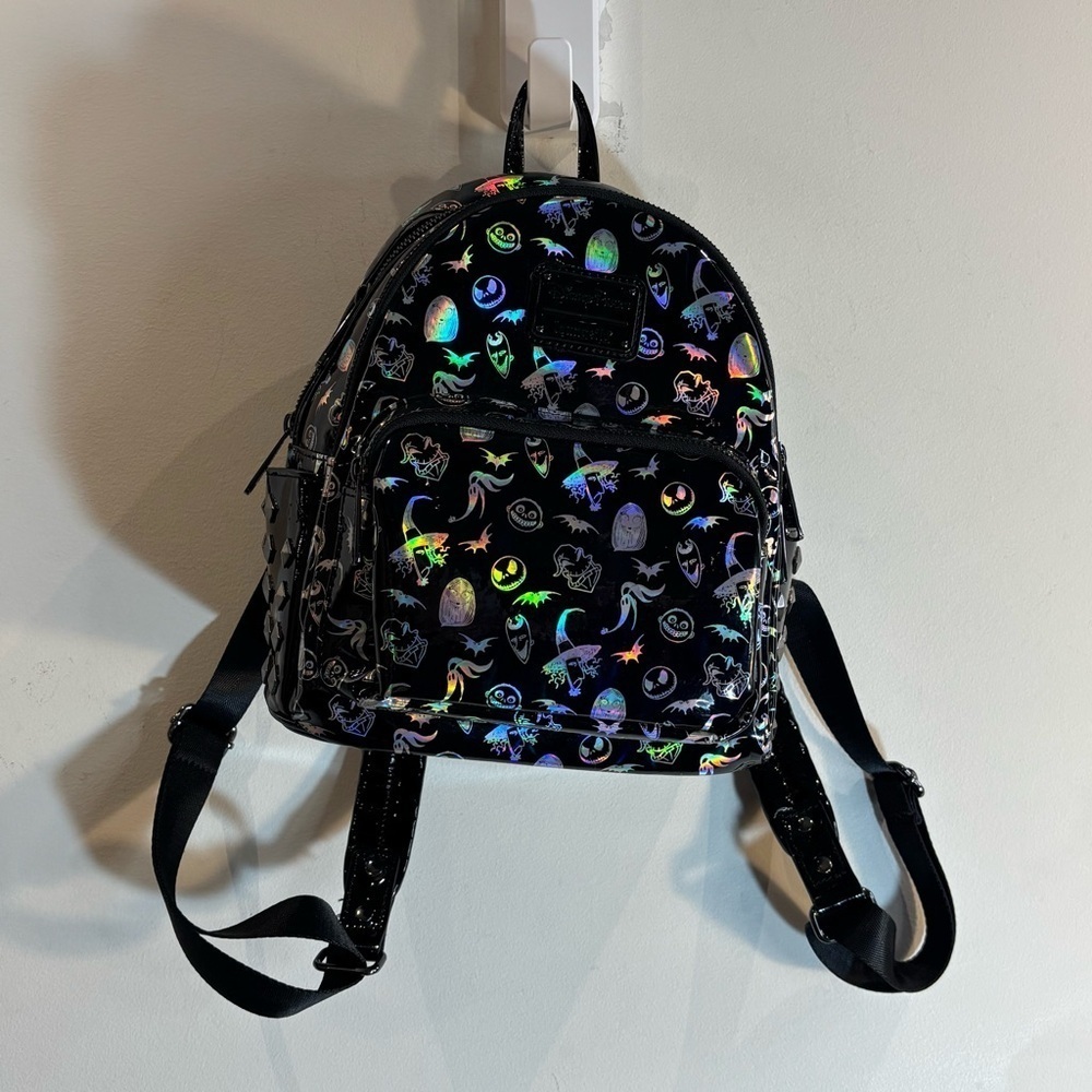 LOUNGEFLY DISNEY The Nightmare before Christmas Black Holographic Mini Backpack